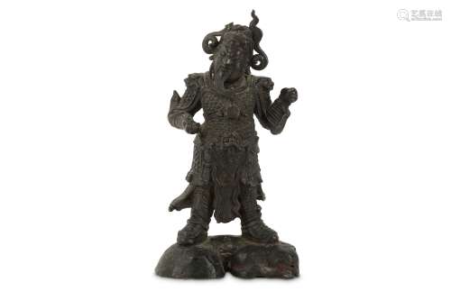 A CHINESE BRONZE FIGURE OF A WARRIOR.