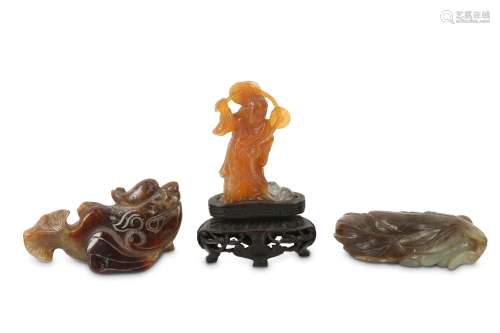 A GROUP OF THREE CHINESE HARDSTONE CARVINGS.