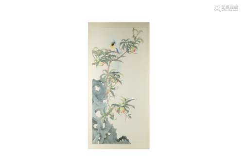 A CHINESE PAINTING OF BIRDS AND PEACHES.