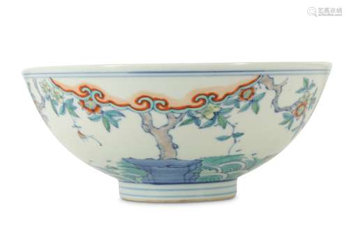 A CHINESE DOUCAI 'FISH' BOWL.