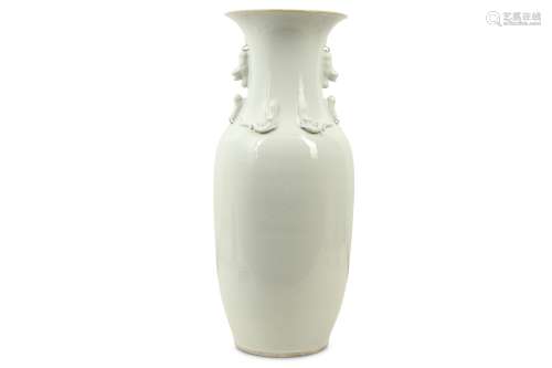 A CHINESE WHITE-GLAZED VASE.