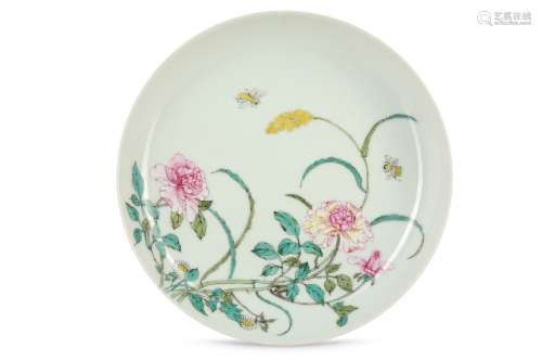 A CHINESE FAMILLE ROSE PINK-BACKED DISH.