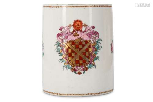 A CHINESE FAMILLE ROSE ARMORIAL MUG.