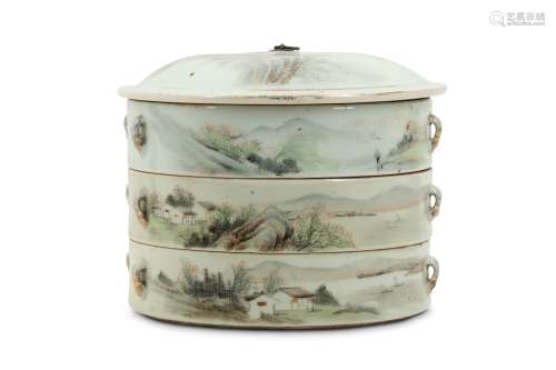 A CHINESE FAMILLE ROSE THREE-TIER FOOD CONTAINER.
