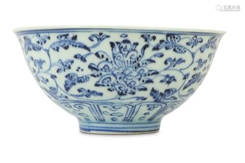 A CHINESE BLUE AND WHITE 'LOTUS' BOWL.