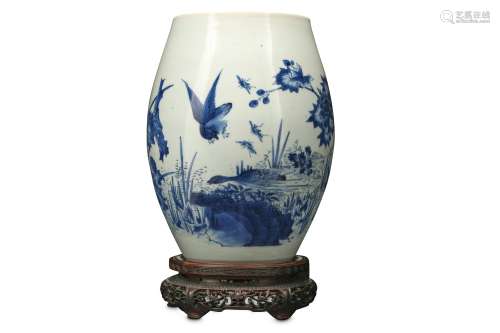A CHINESE BLUE AND WHITE 'LOTUS POND' VASE.