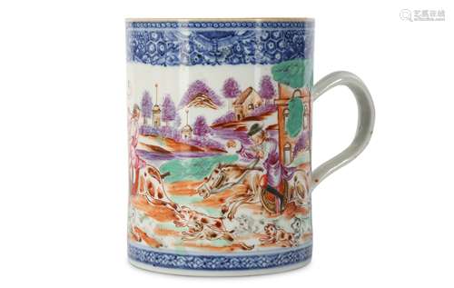 A CHINESE FAMILLE ROSE 'FOXHUNTING' MUG.