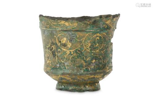 A CHINESE GILT WHITE METAL FRAGMENT CUP.