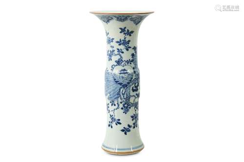 A CHINESE BLUE AND WHITE VASE, GU.