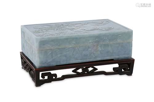 A CHINESE GREY JADE 'MANDARIN DUCKS' RECTANGULAR BOX AND COVER.