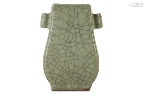 A CHINESE CELADON CRACKLE-GLAZE VASE, FANGHU.