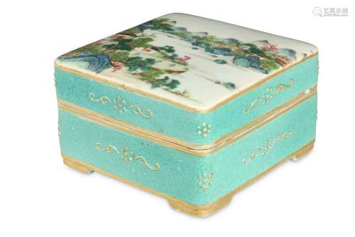 A CHINESE FAMILLE ROSE 'LANDSCAPE' RECTANGULAR BOX AND COVER.