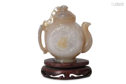 A CHINESE AGATE TEAPOT AND COVER.