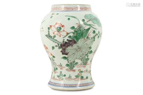 A CHINESE FAMILLE VERTE BALUSTER 'LOTUS' JAR.