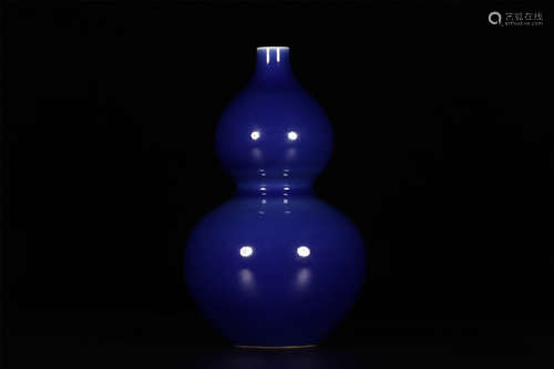 A SAPPHIRE  BLUE  GLAZE  LANTERN BOTTLE IN QIANLONG  PERIOD