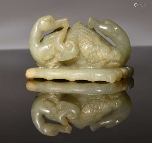 A GREEN  JADE  DUCK  ORNAMENT IN  QING  DYNASTY