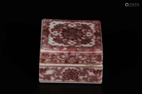 AN  UNDERGLAZE  RED   SQUARE  FLOWER  COVER  BOX  IN QIANLONG  PERIOD