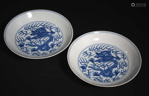 A PAIR  OF  BLUE  AND   WHITE   PLATES WITH  DRAGON  PATTERNS   IN  DAOGUANG    PERIOD