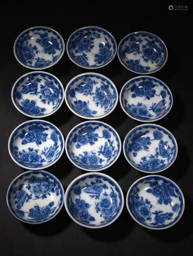 12 BLUE AND   WHITE  PORCELAIN  DISHES  IN THE  REPUBLIC OF  CHINA