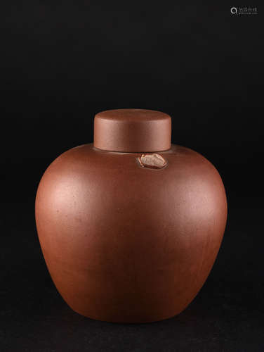 A PURPLE SAND  TEA  CANISTER    POT  IN  QING  DYNASTY