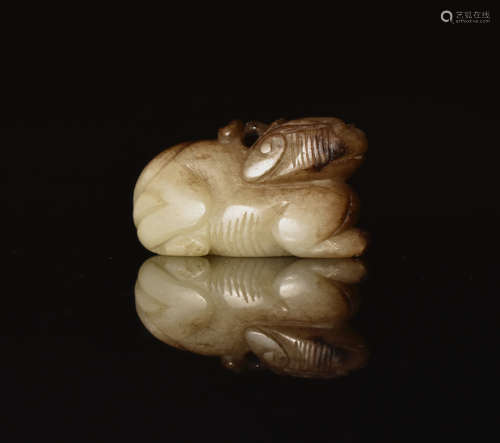 A  WHITE  JADE AUSPICIOUS   BEAST IN  MING  DYNASTY