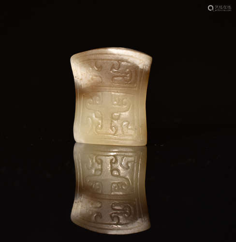 JADE PENDANT  ORNAMENTS  IN  HAN  DYNASTY