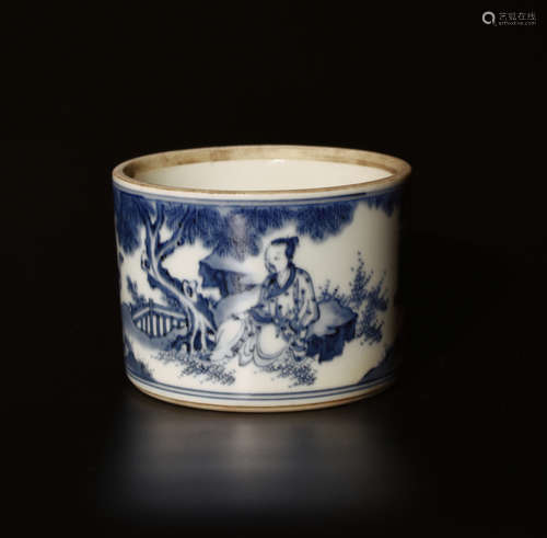 A BLUE  AND   WHITE  INCENSE  BURNER PAINTED  WITH  CHARACTERS IN   QIANLONG PERIOD