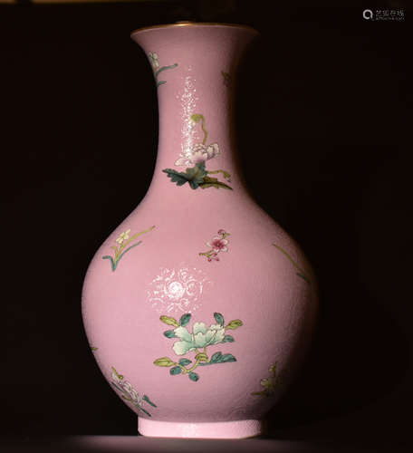 A PASS PASTEL FLOWER  VASE  IN  QIANLONG  PERIOD