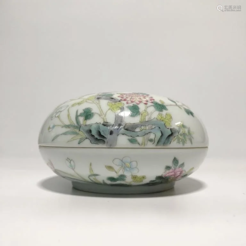 Chinese Famille Rose Porcelain Cover Box, Mark