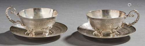 Paire de tasses et sous tasses en argent finement …