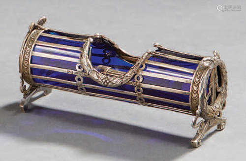 Elément d'écriture en argent et verre bleu cobalt.…