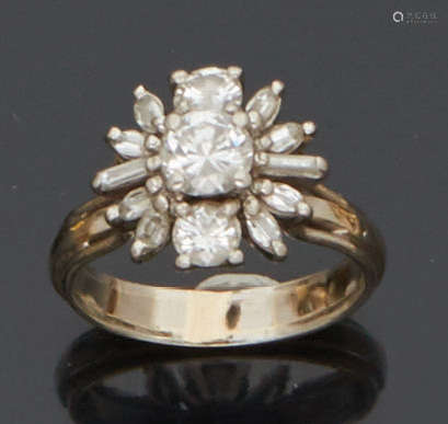 Bague marguerite en or 18K gris (750) sertie de br…