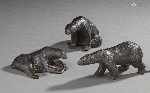 Trois petit bronzes figurant des ours. Travail mod…