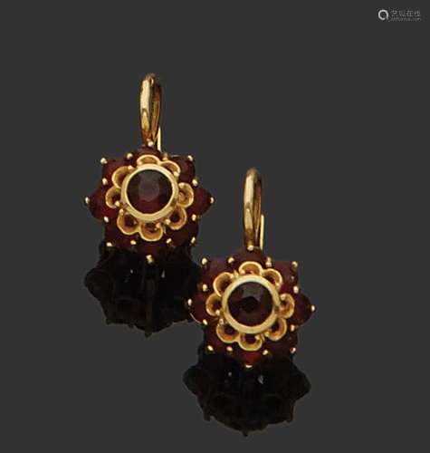 Paire de pendants d'oreilles en or jaune 18K (750)…