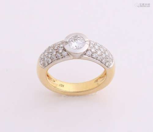 Elegant yellow gold ring, 750/000, with diamonds. Bolle