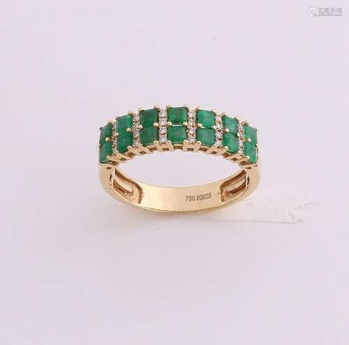 Yellow gold ring, 750/000, with emerald, and diamond. A