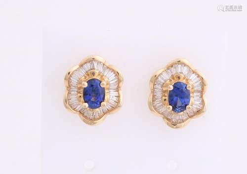 Yellow gold earrings, 585/000, with diamond and