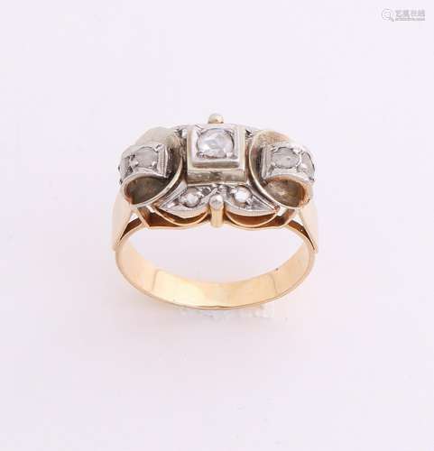 Yellow gold ring, 585/000, with diamond. Ring with