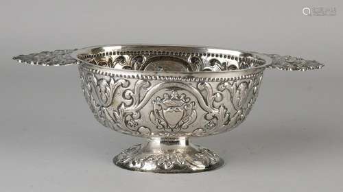 Silver brandewijnkom decorated with floral gear and