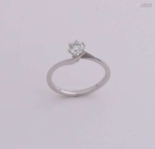 White gold solitaire ring, 750/000, with diamond. Ring