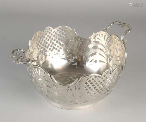 Handmade silver puffs basket, 900/000, placed around