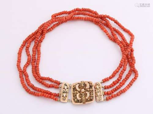 Collier coral region lock yellow gold, 585/000. Collier