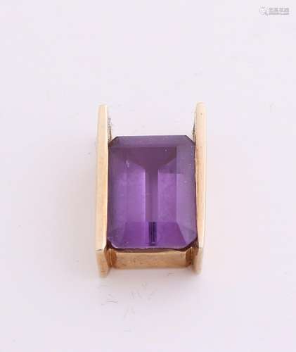 Hanger, 412/000, with purple stone. Tight rectangular