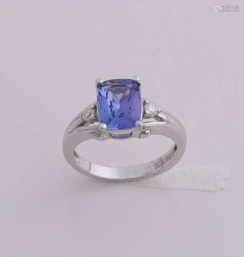 White gold ring, 750/000, with tanzanite and diamond.