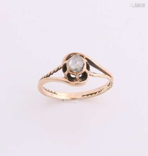 Yellow gold ring, 585/000, with diamond. Ring with