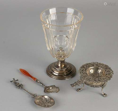 Lot with five pieces of silver, fitted with a tea