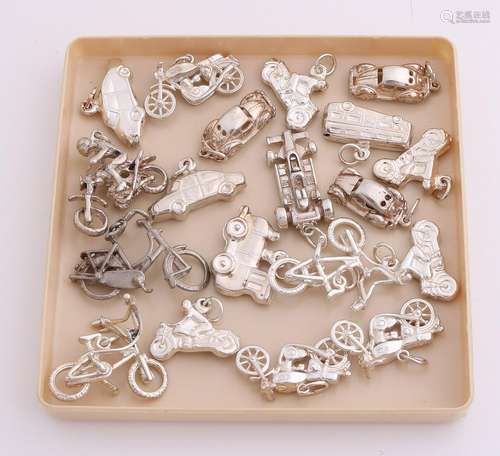 Lot 19 silver charms, 835/000, in the form of cars,