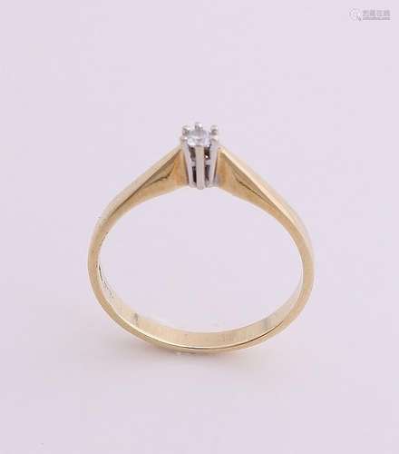 Yellow gold solitaire ring, 585/000, with diamond. A