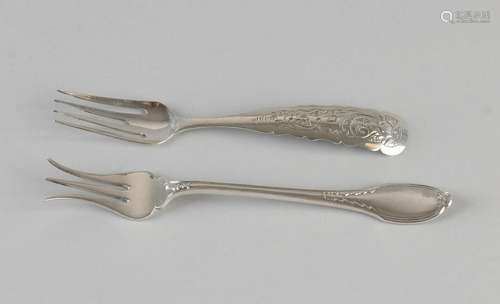 835/000 Silver Art Deco meat fork with two-sided finely