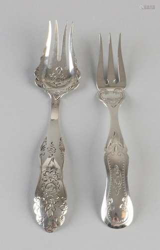 835/000 Silver meat fork with a length of 15 cm. and a